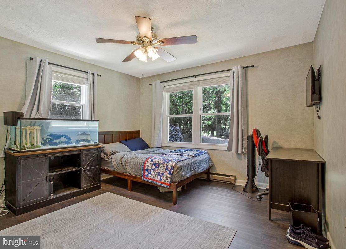 2811 Glasgow Way Property Photo 11