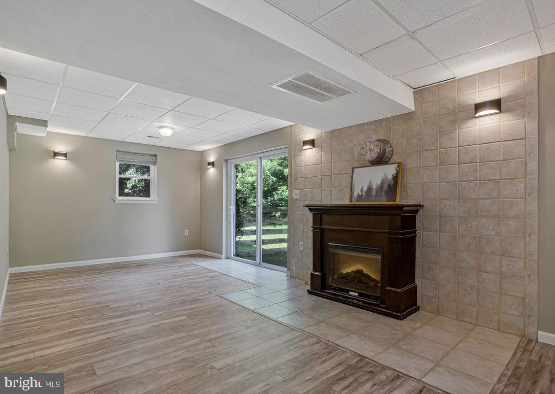 2811 Glasgow Way Property Photo 18