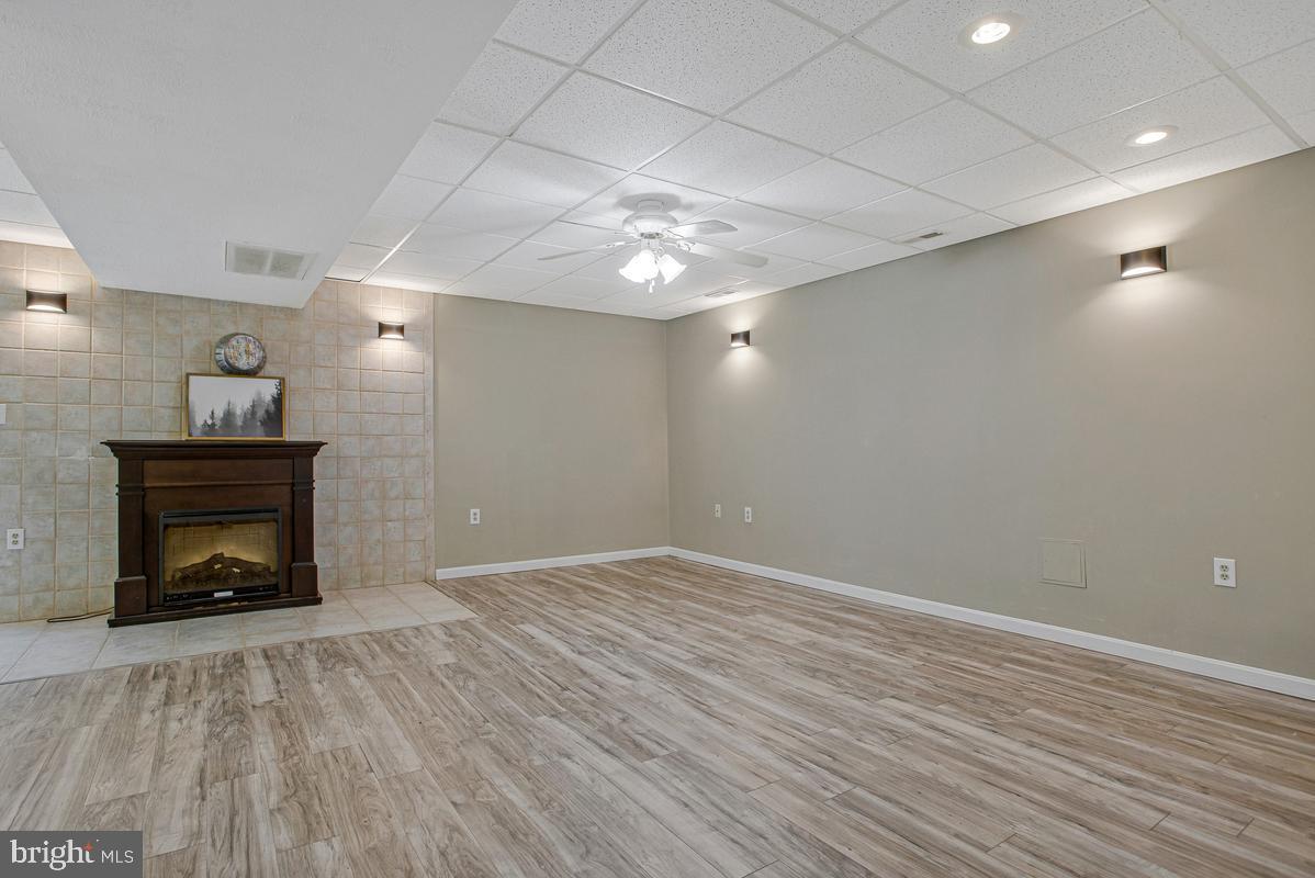 2811 Glasgow Way Property Photo 19