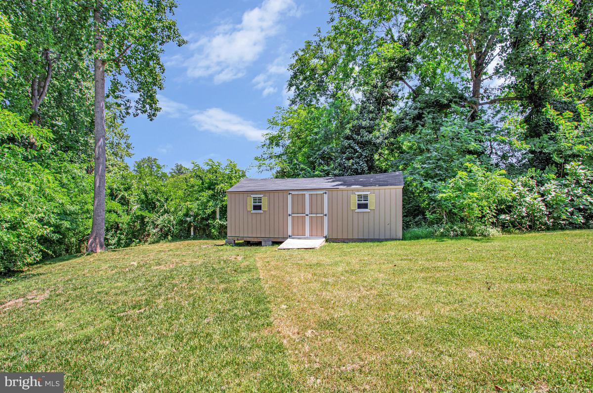 2811 Glasgow Way Property Photo 27