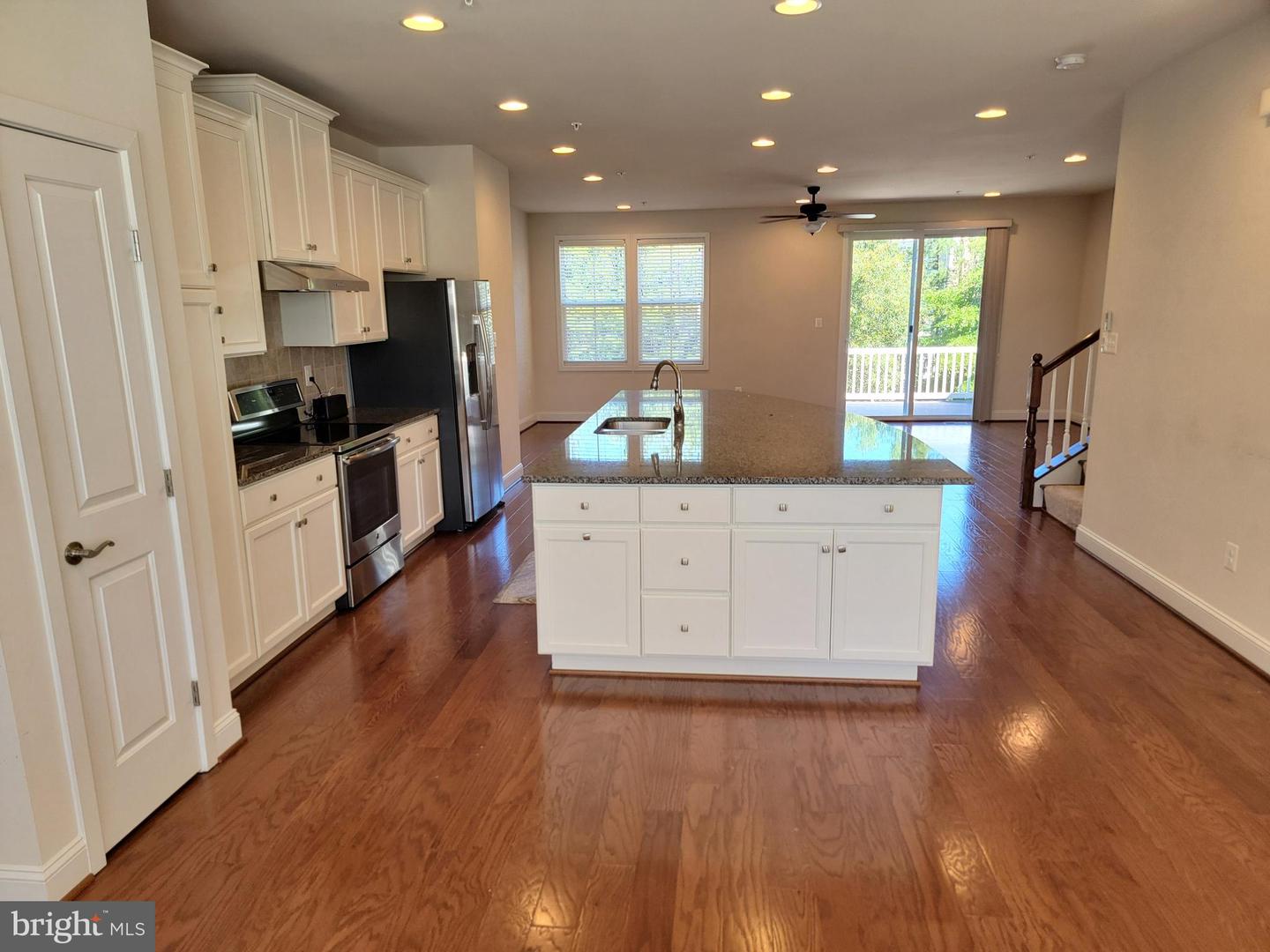 210 Oyster Bay Pl #c2 Property Photo 5