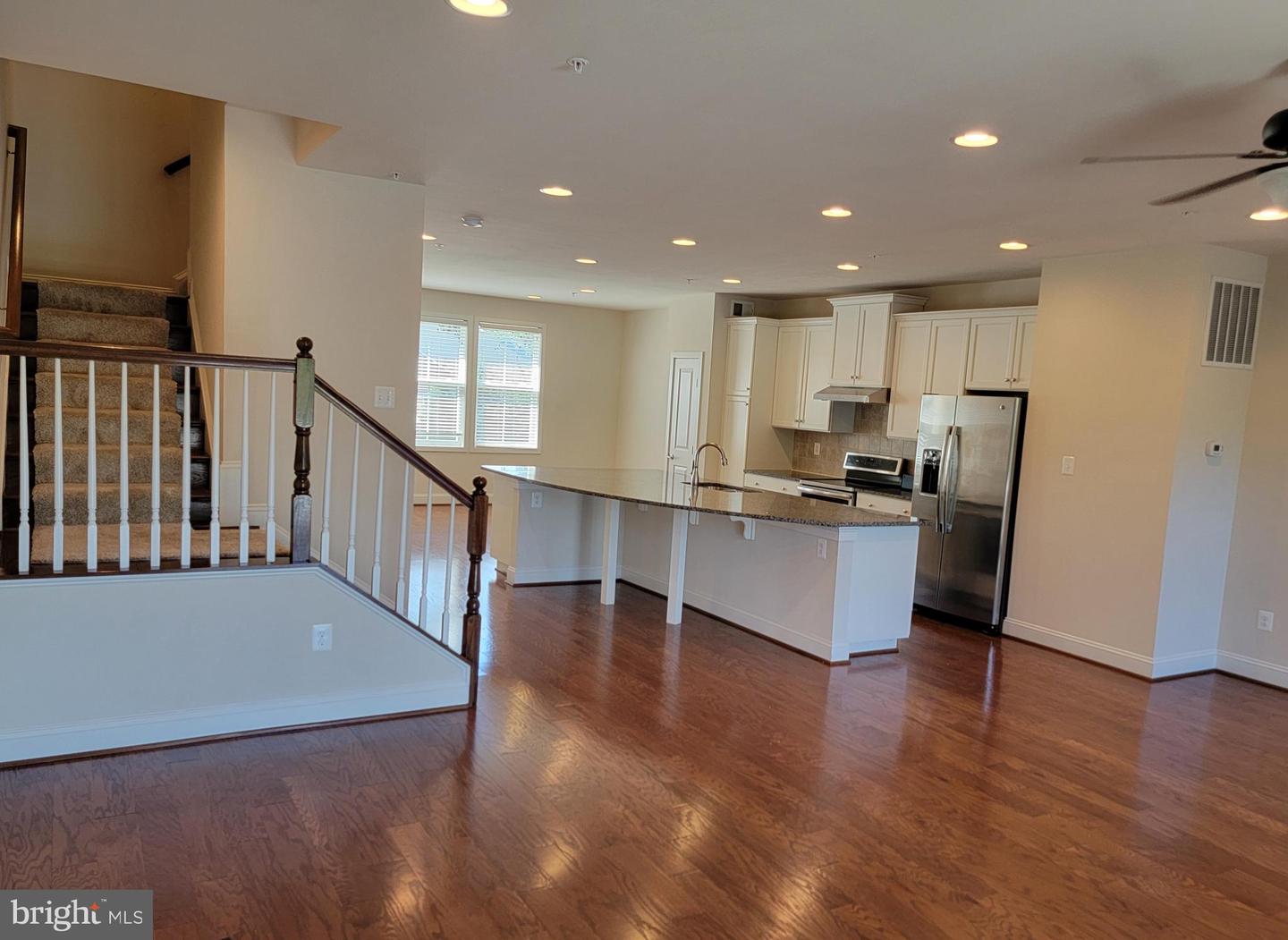 210 Oyster Bay Pl #c2 Property Photo 7