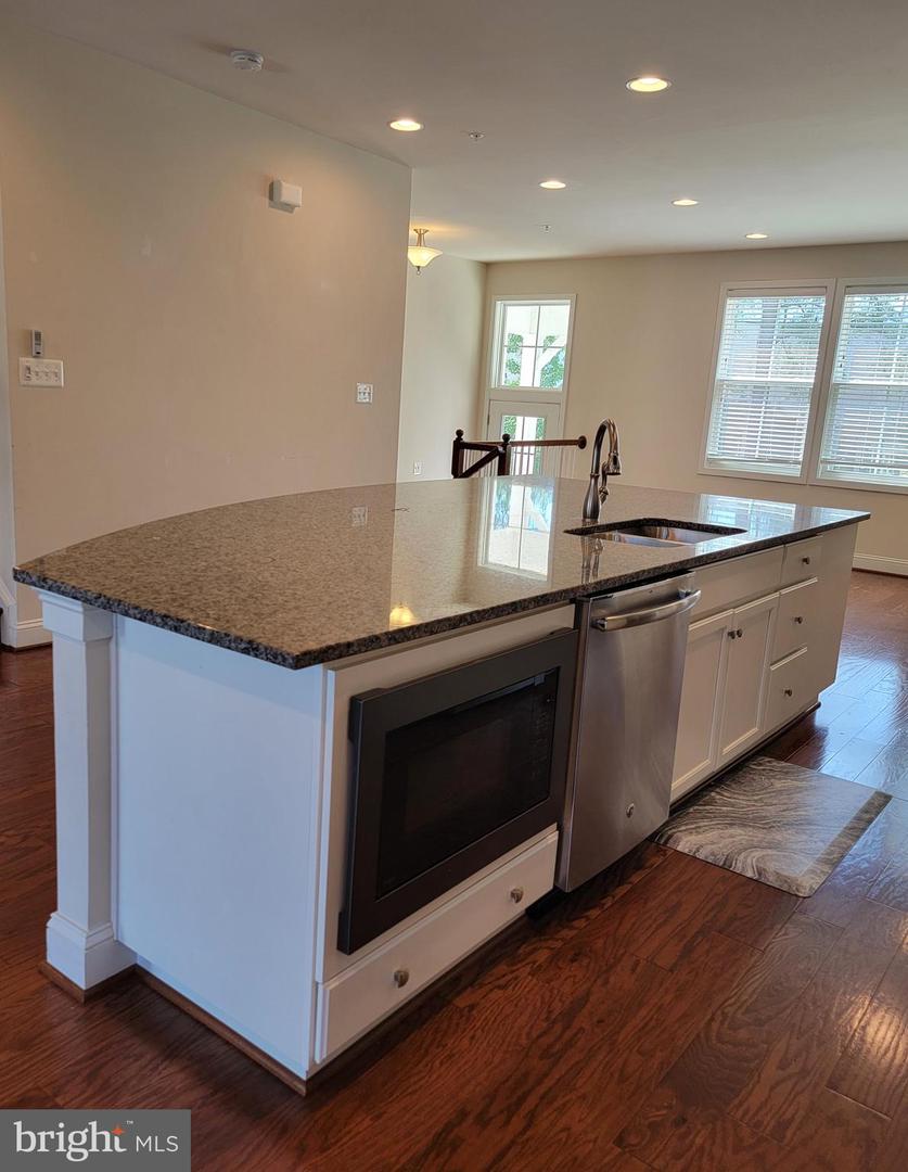 210 Oyster Bay Pl #c2 Property Photo 12