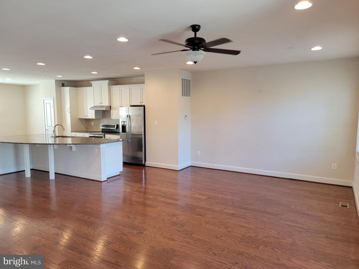 210 Oyster Bay Pl #c2 Property Photo 15