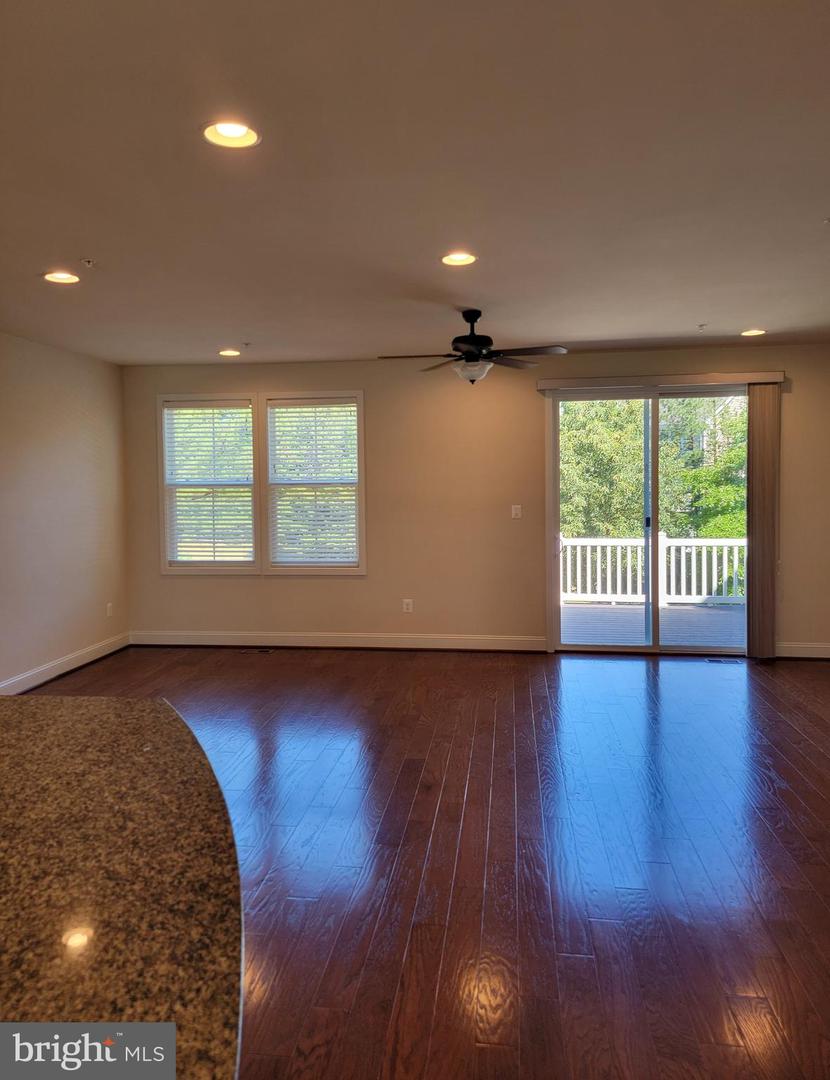 210 Oyster Bay Pl #c2 Property Photo 16