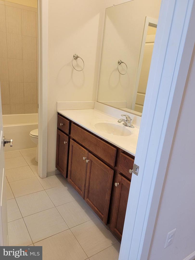 210 Oyster Bay Pl #c2 Property Photo 34