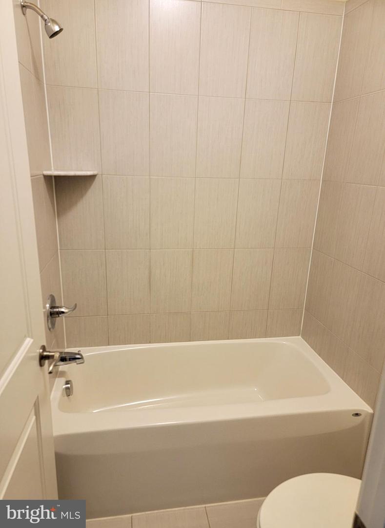 210 Oyster Bay Pl #c2 Property Photo 35