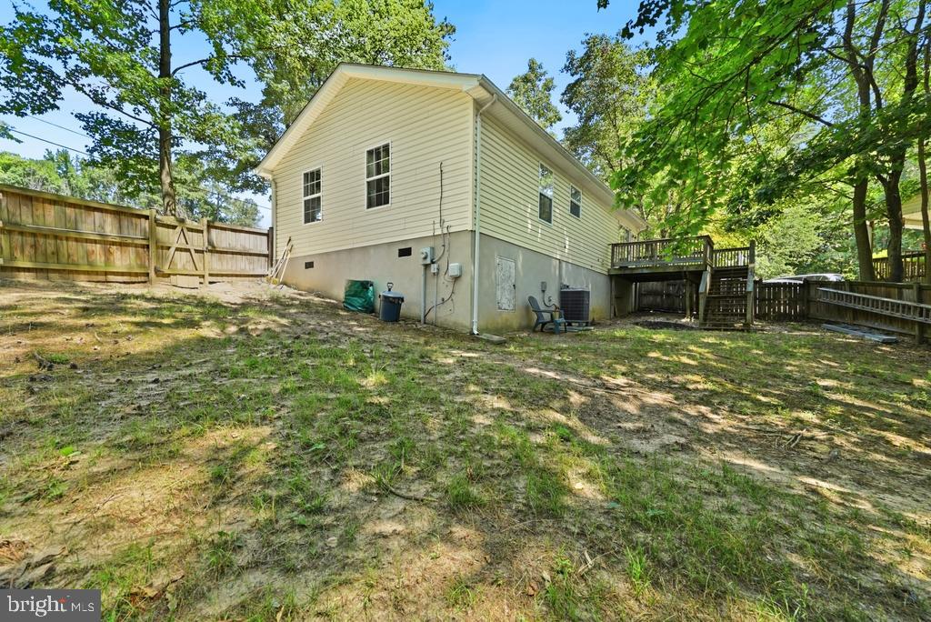673 Grenada Ln Property Photo 4