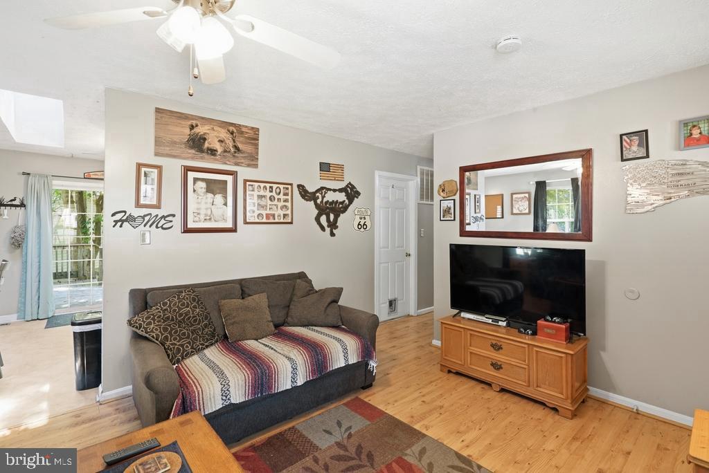 673 Grenada Ln Property Photo 10