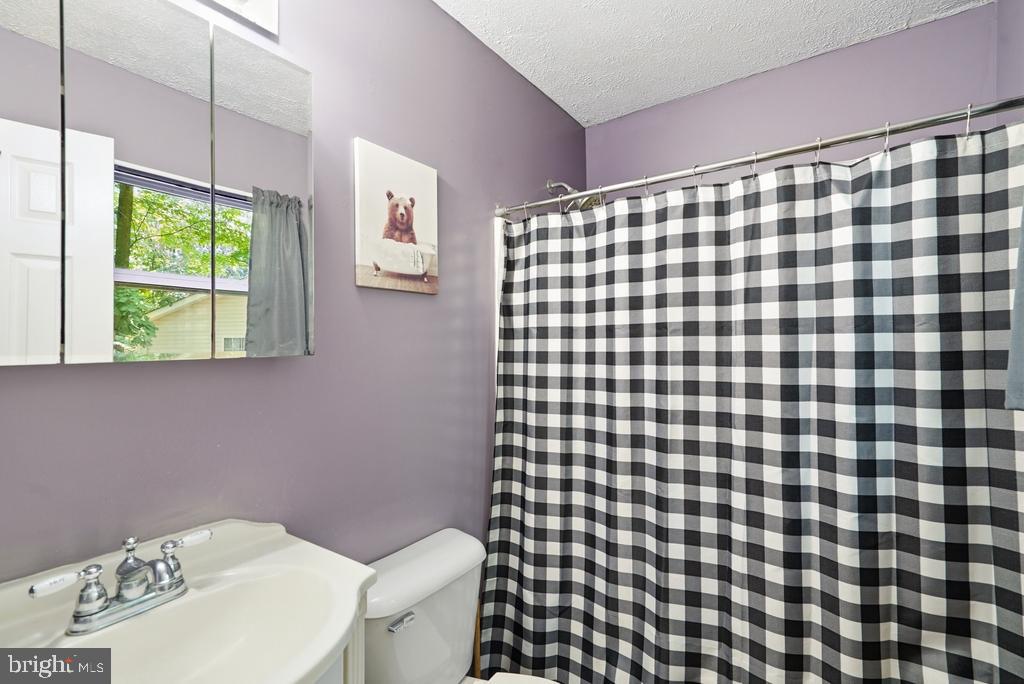 673 Grenada Ln Property Photo 24