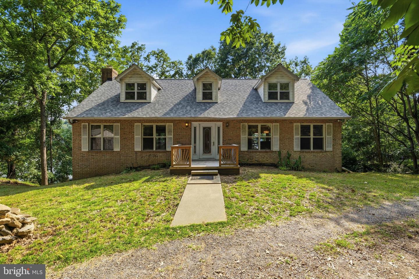 924 Chart Ct Property Photo 1