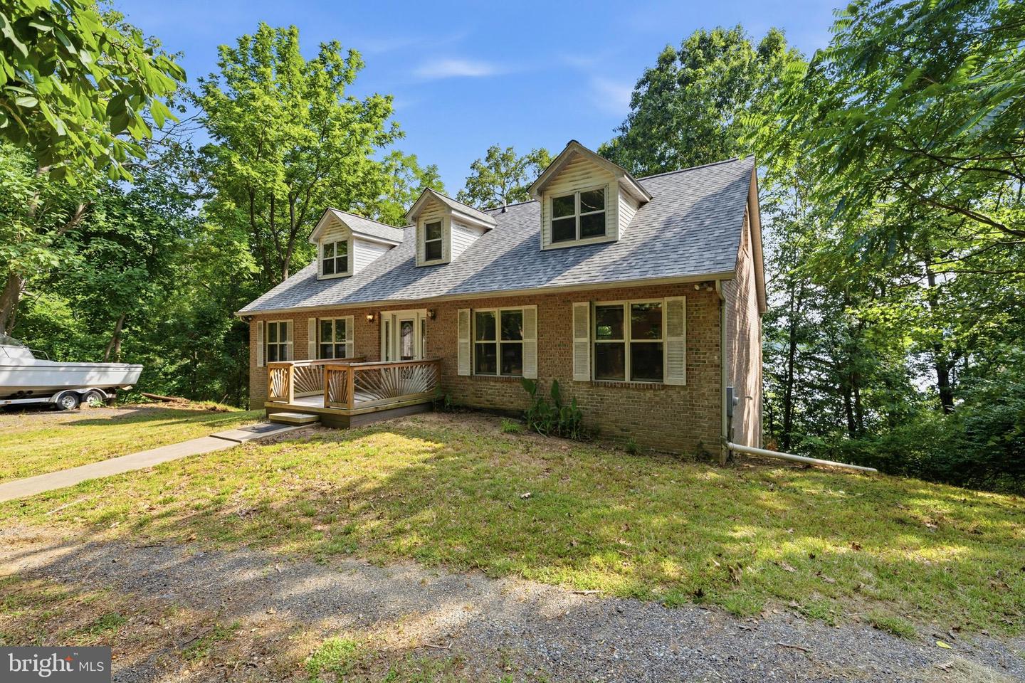 924 Chart Ct Property Photo 2