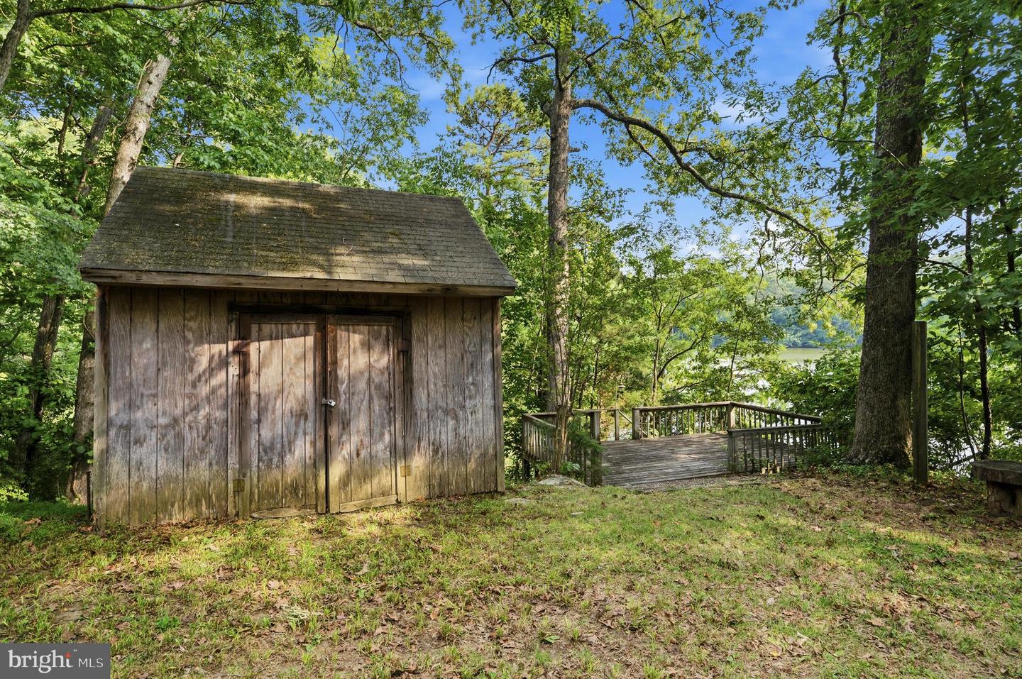 924 Chart Ct Property Photo 14