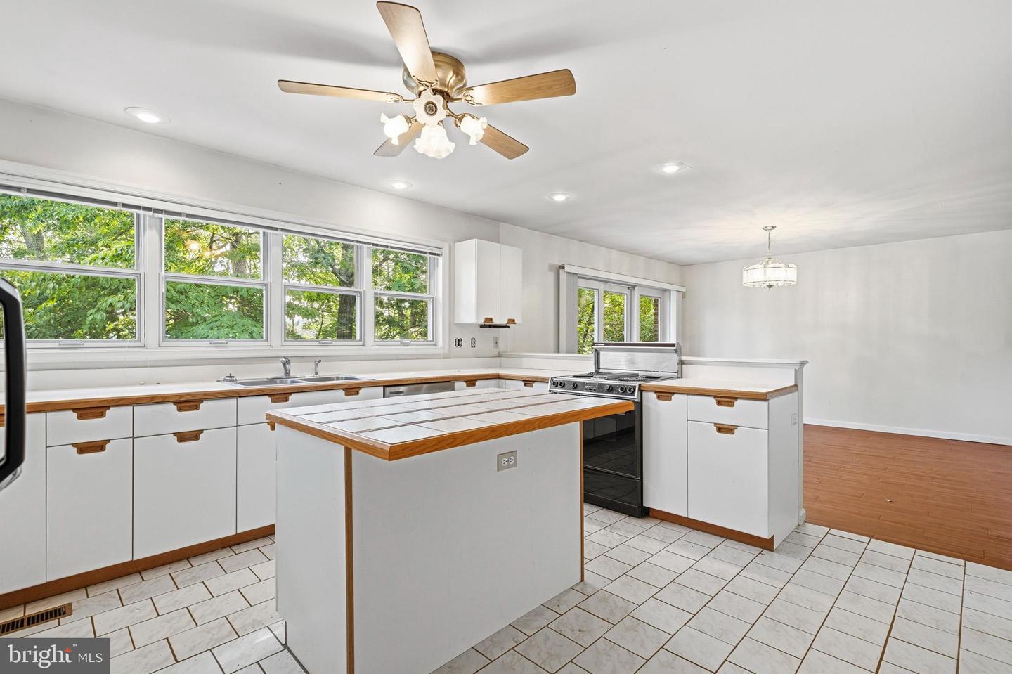 924 Chart Ct Property Photo 40