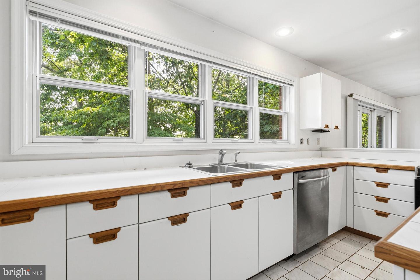 924 Chart Ct Property Photo 44