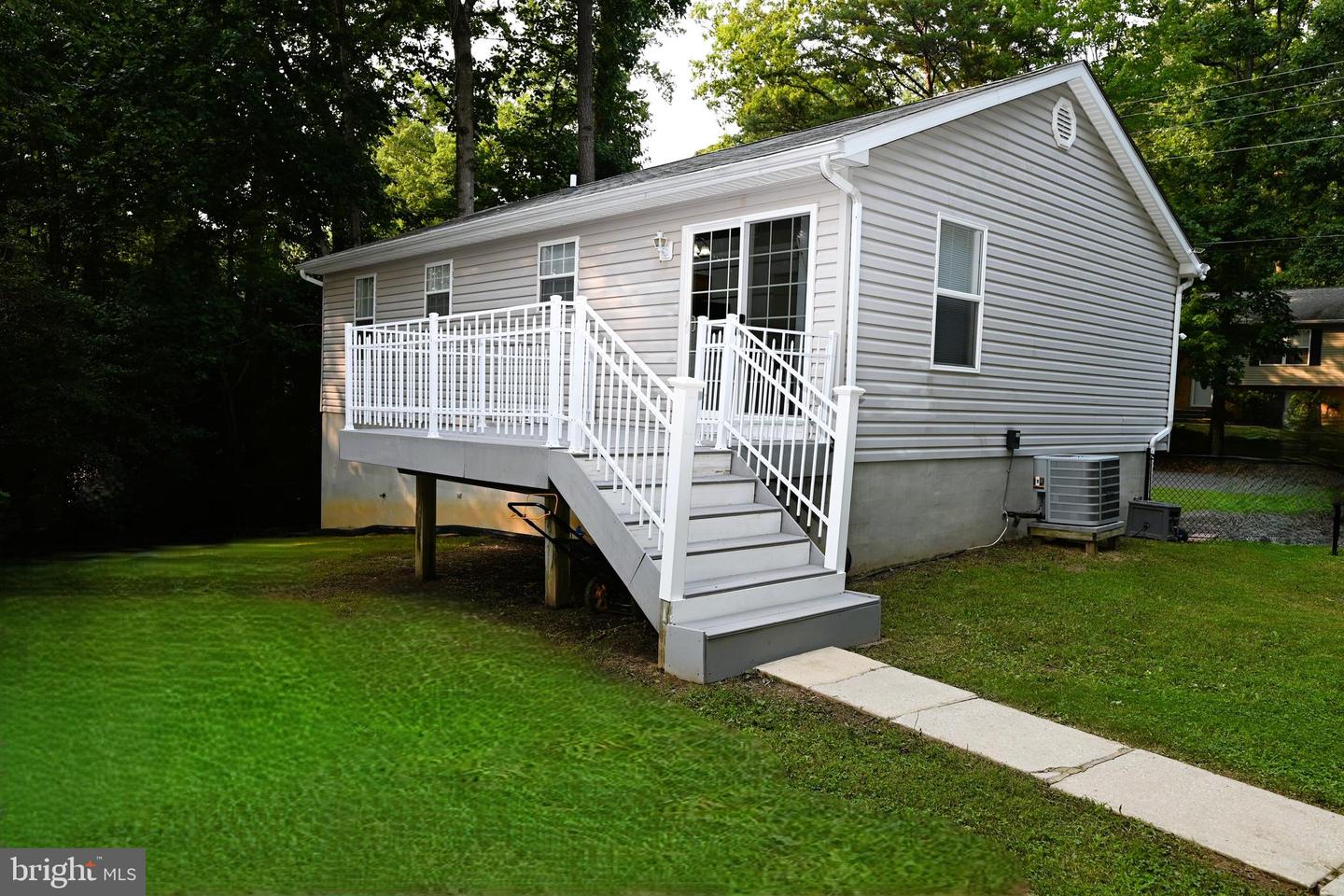 1023 Rimrock Rd Property Photo 2