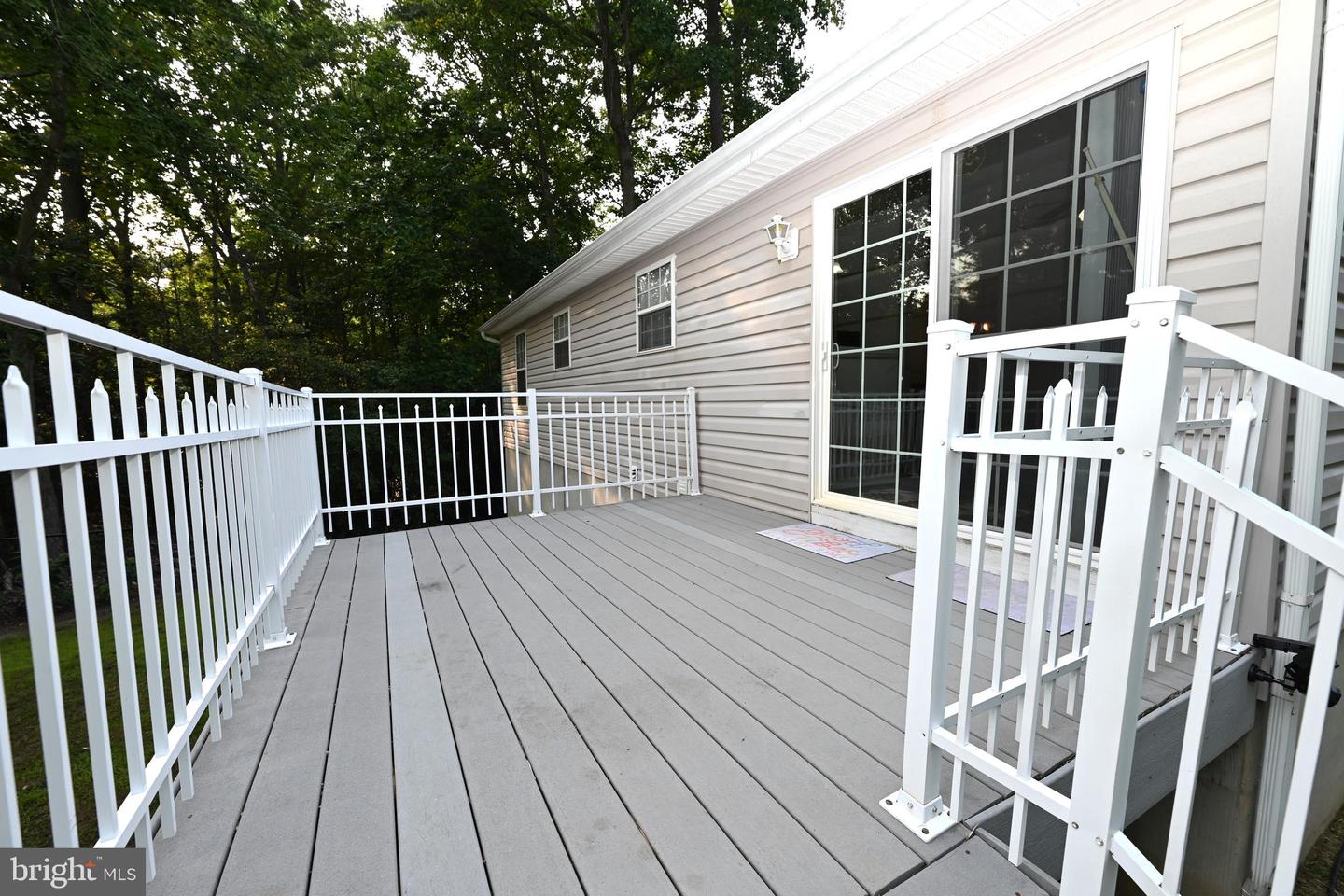 1023 Rimrock Rd Property Photo 4