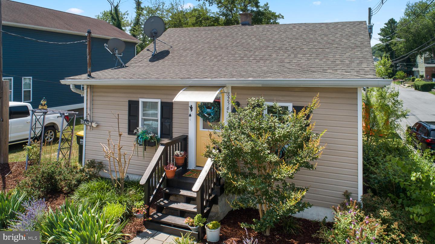 8256 D St Property Photo 1