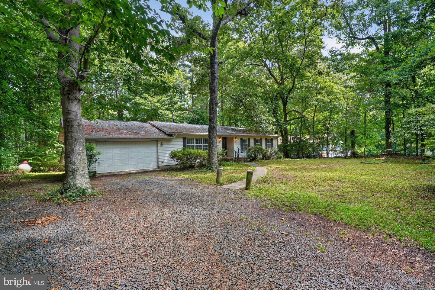 262 Elkins Ln Property Photo 4