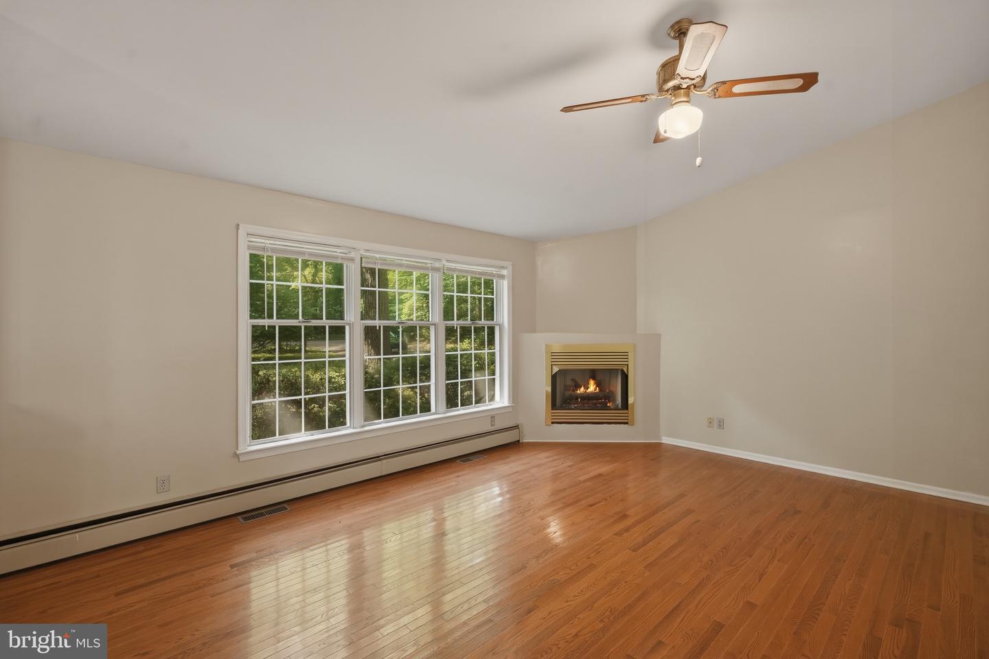 262 Elkins Ln Property Photo 7