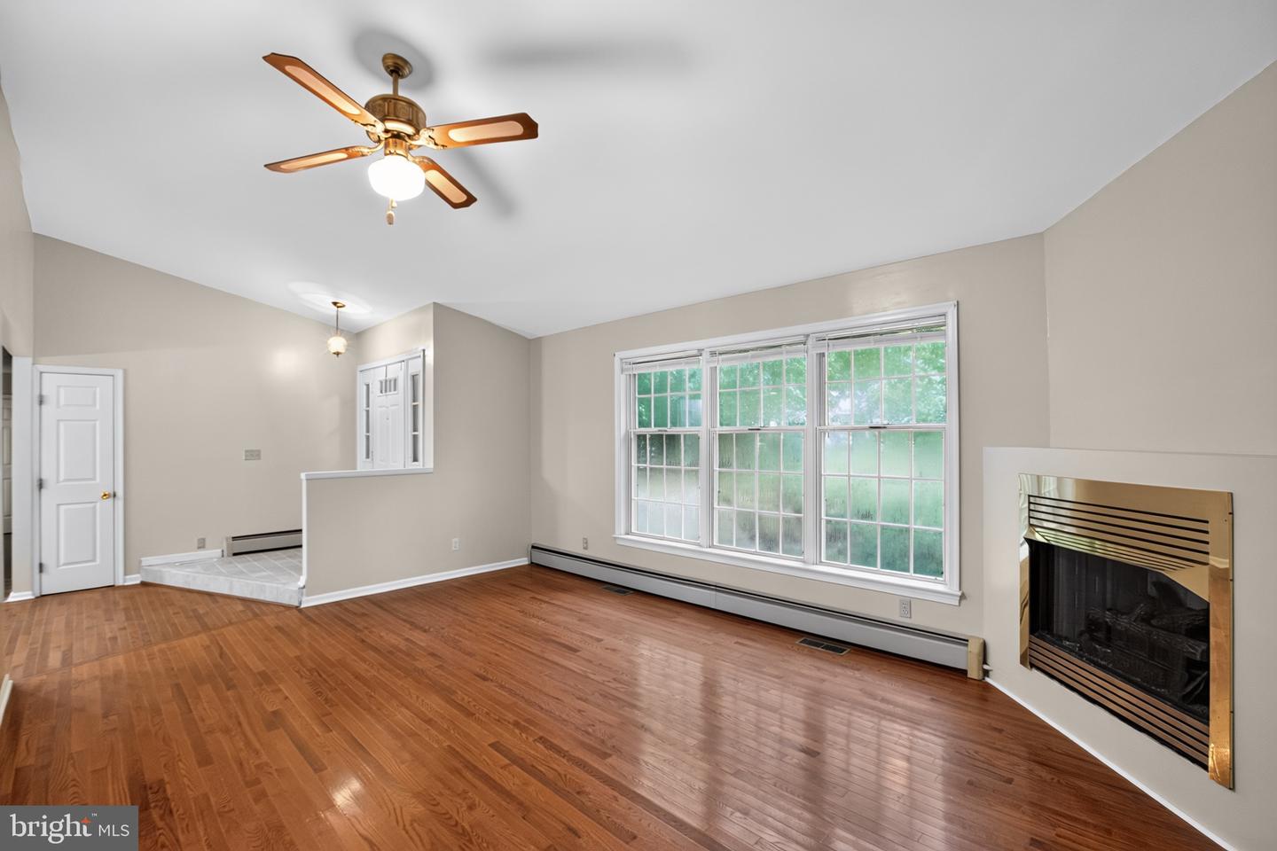 262 Elkins Ln Property Photo 8