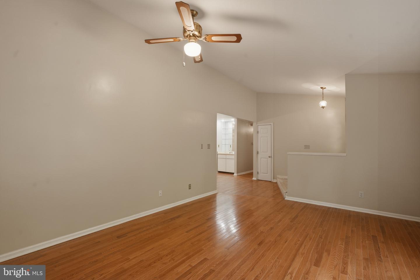 262 Elkins Ln Property Photo 10