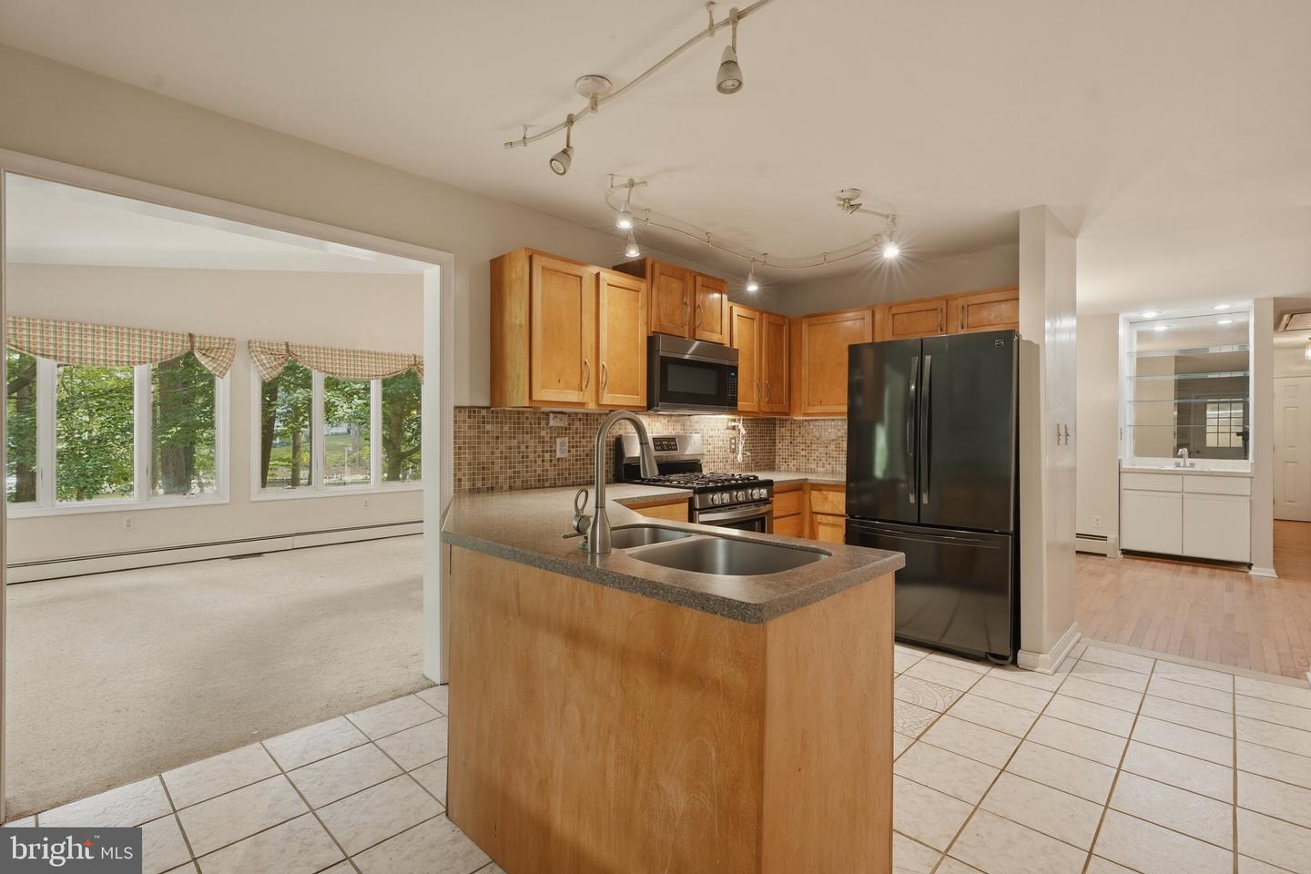 262 Elkins Ln Property Photo 14