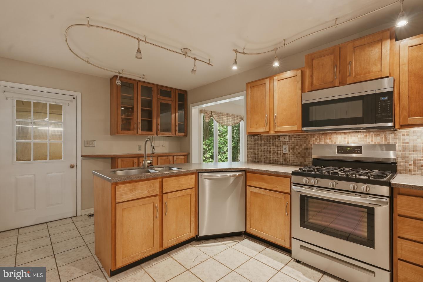 262 Elkins Ln Property Photo 17