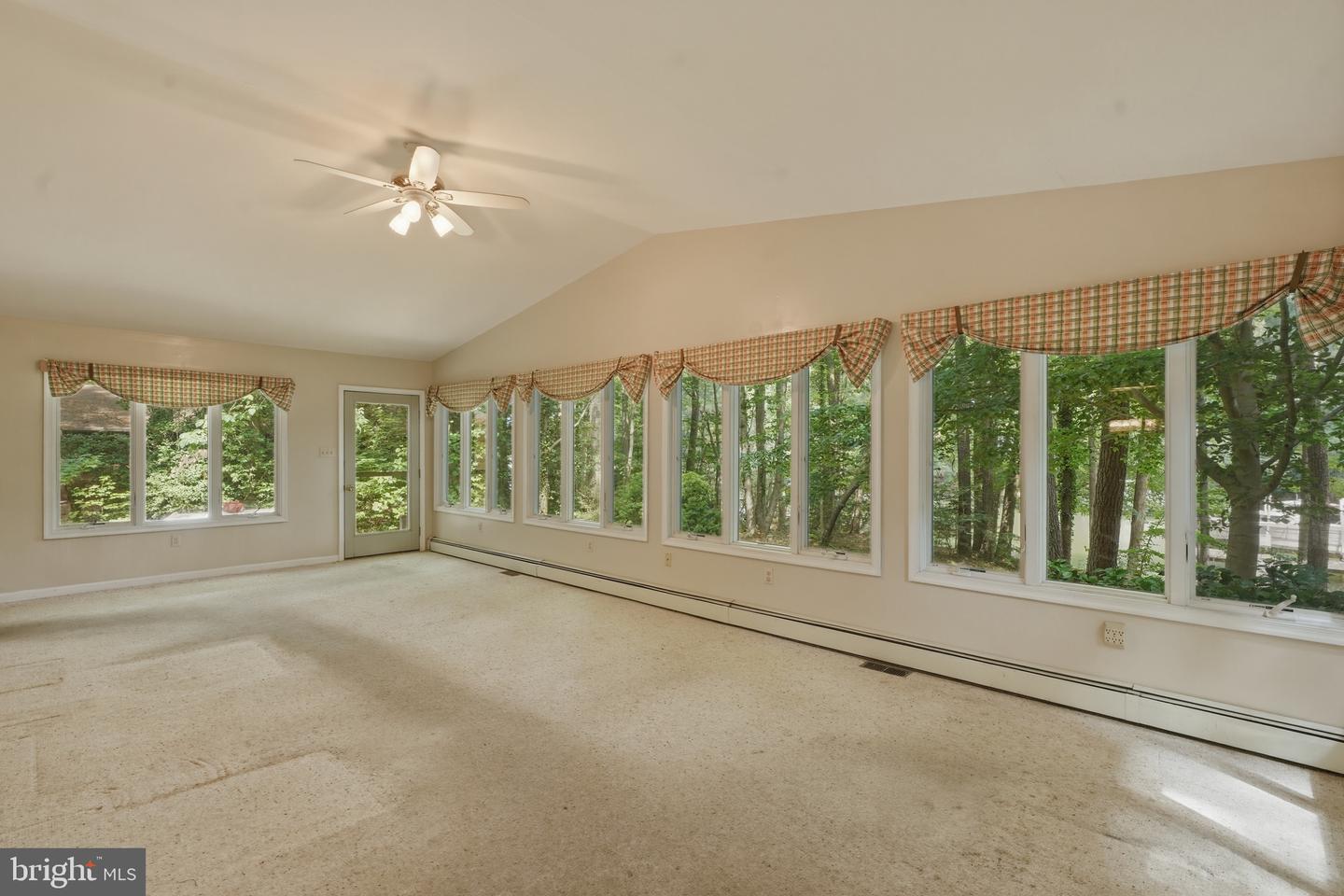 262 Elkins Ln Property Photo 20