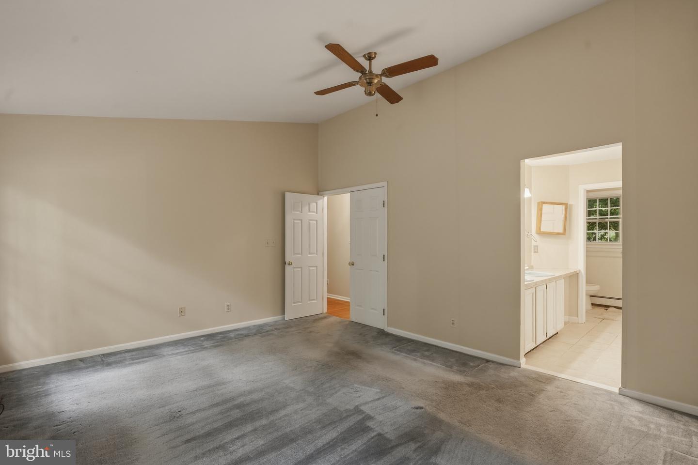 262 Elkins Ln Property Photo 26