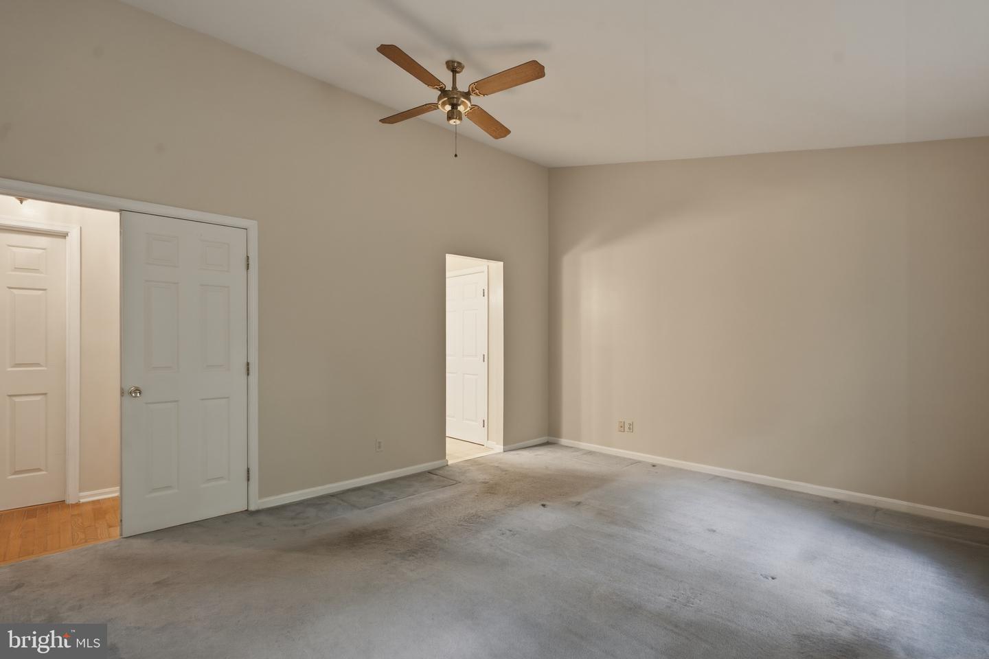 262 Elkins Ln Property Photo 28