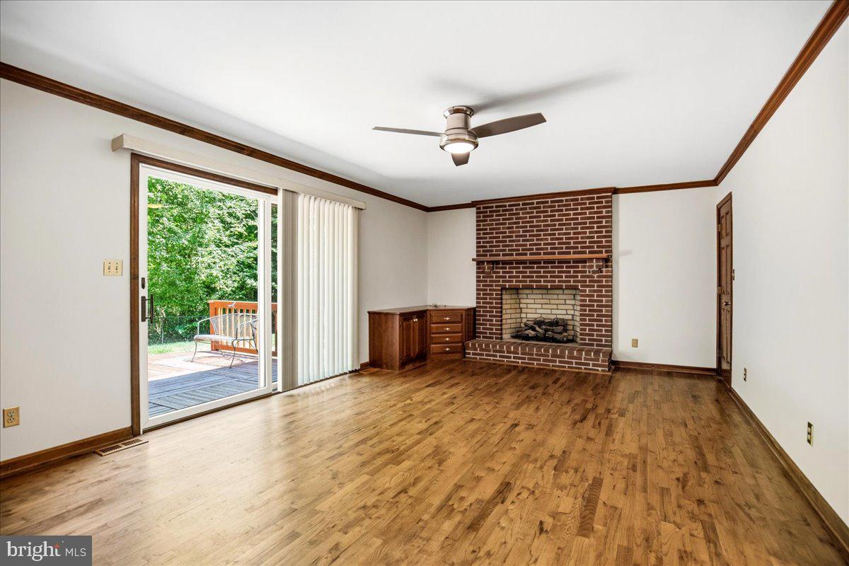 1151 Thompson Ct Property Photo 6