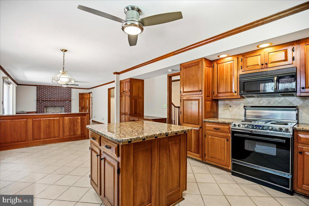 1151 Thompson Ct Property Photo 29
