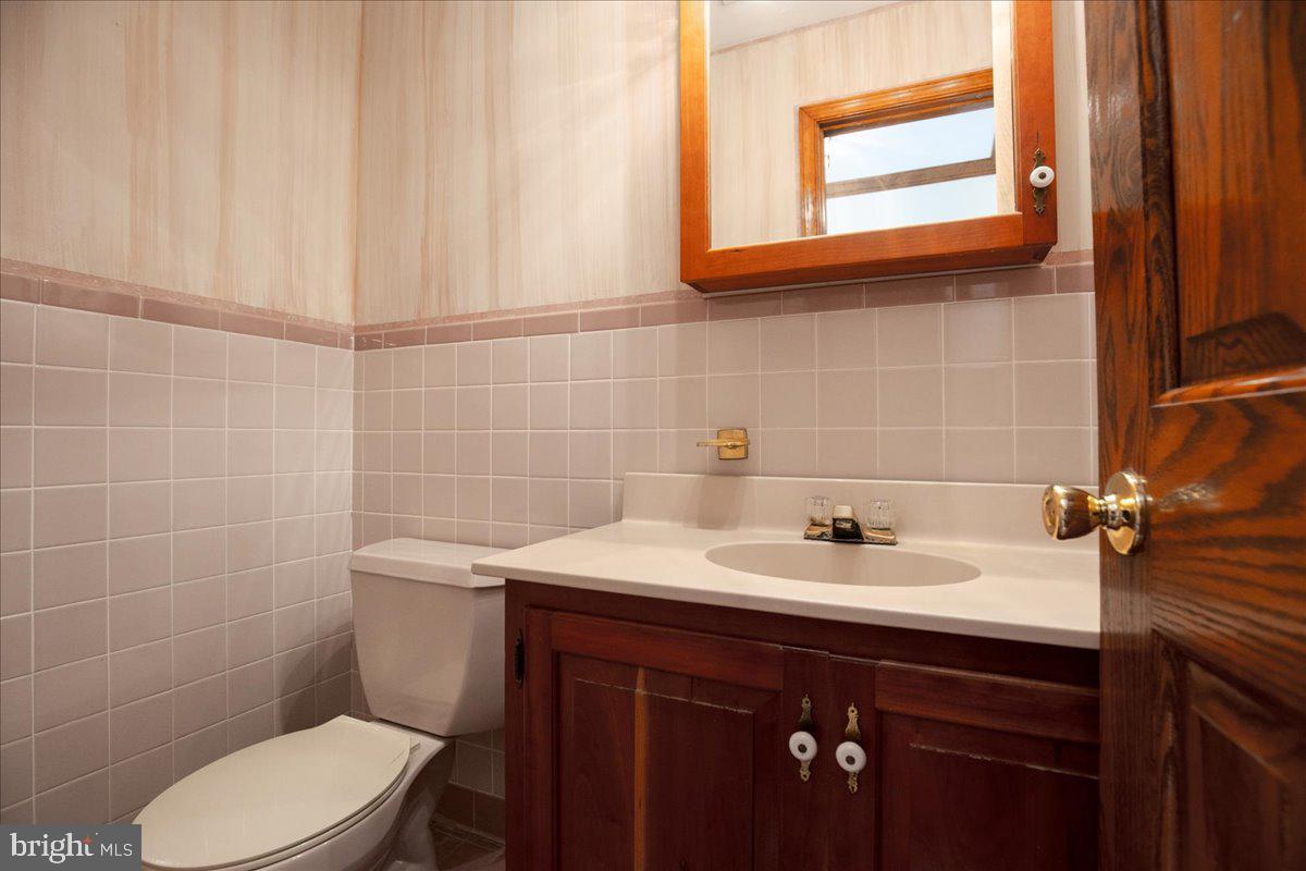 1151 Thompson Ct Property Photo 33