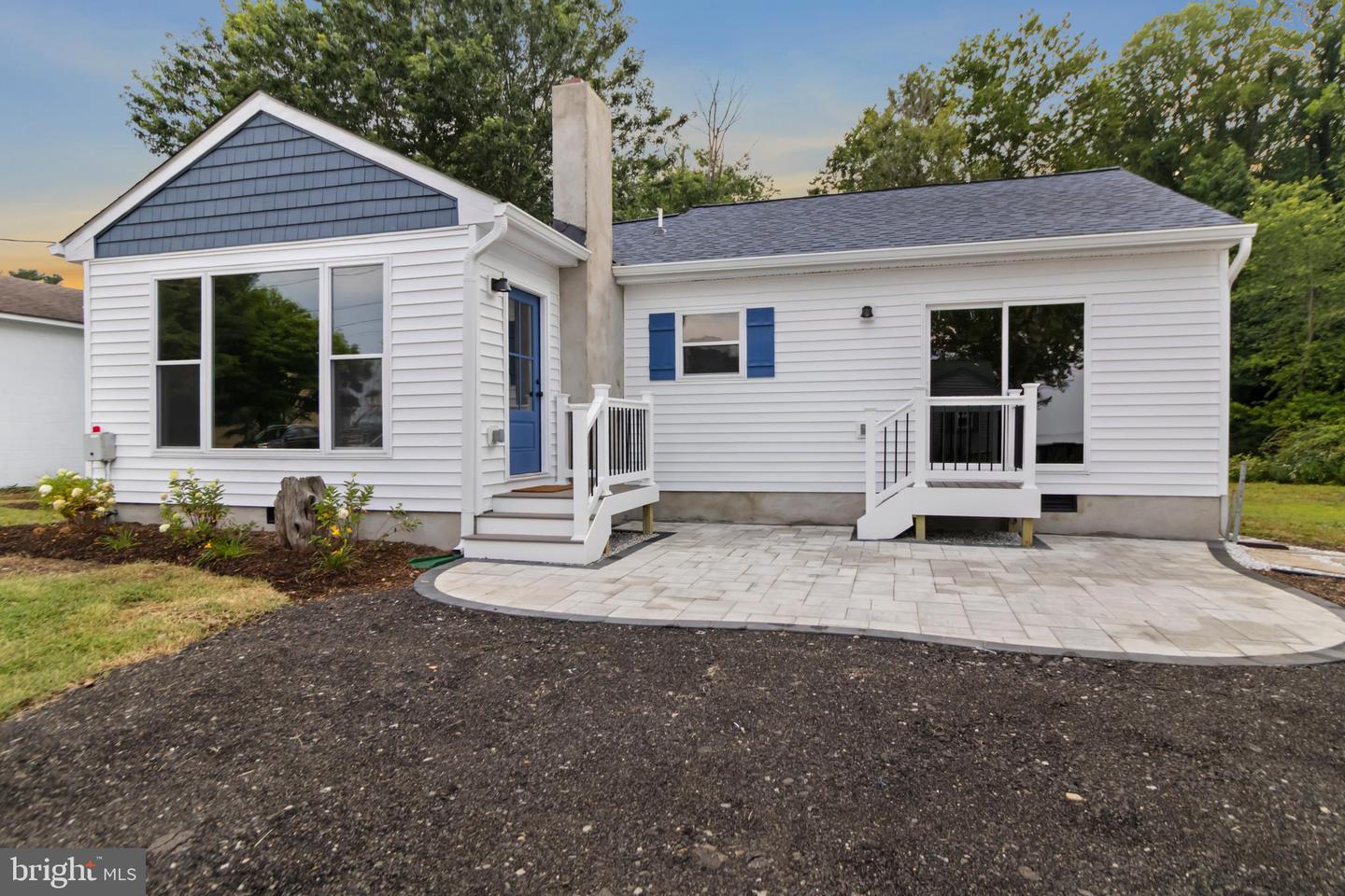 333 BAY AVE
