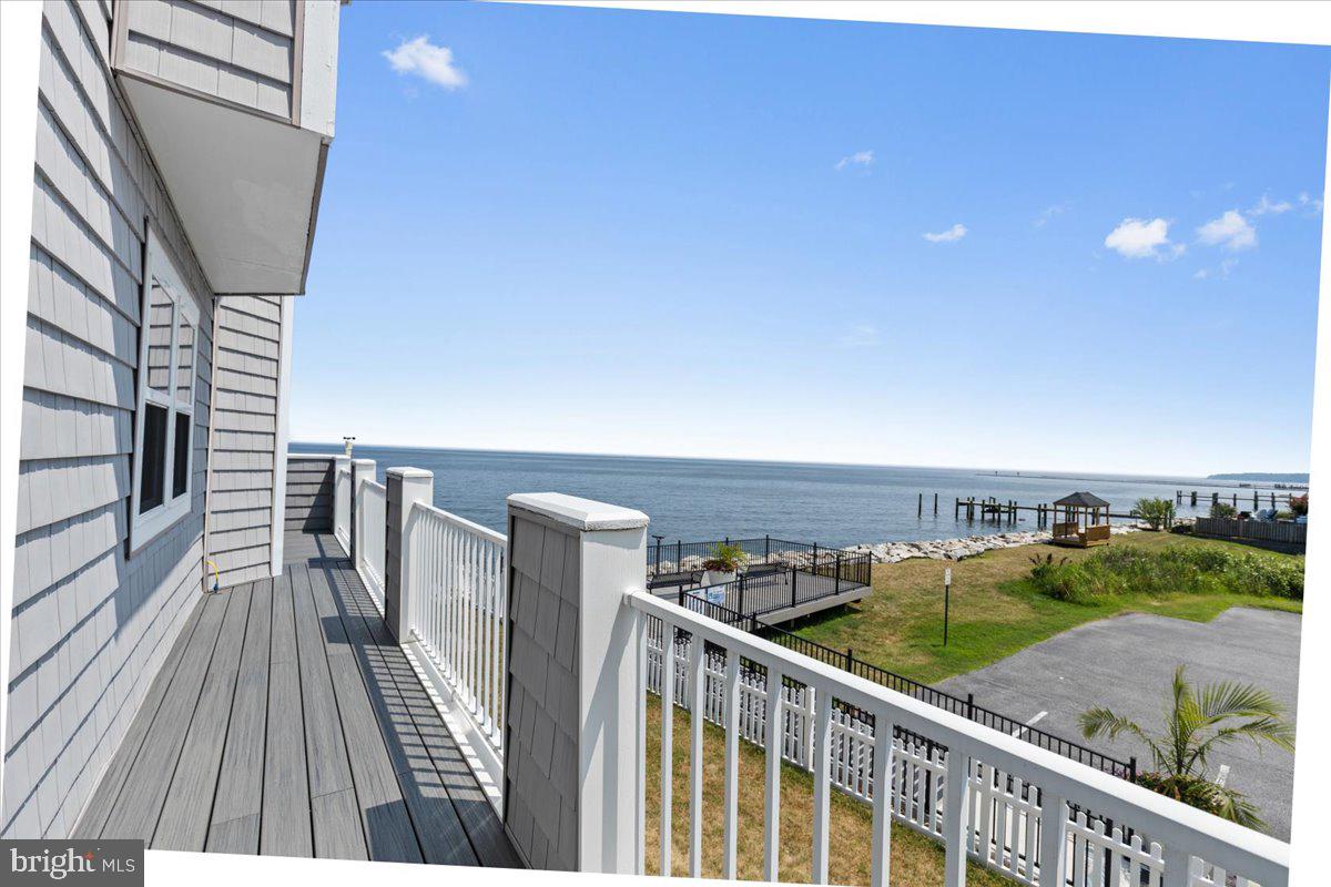 8337 Bay Crest Ct Property Photo 13