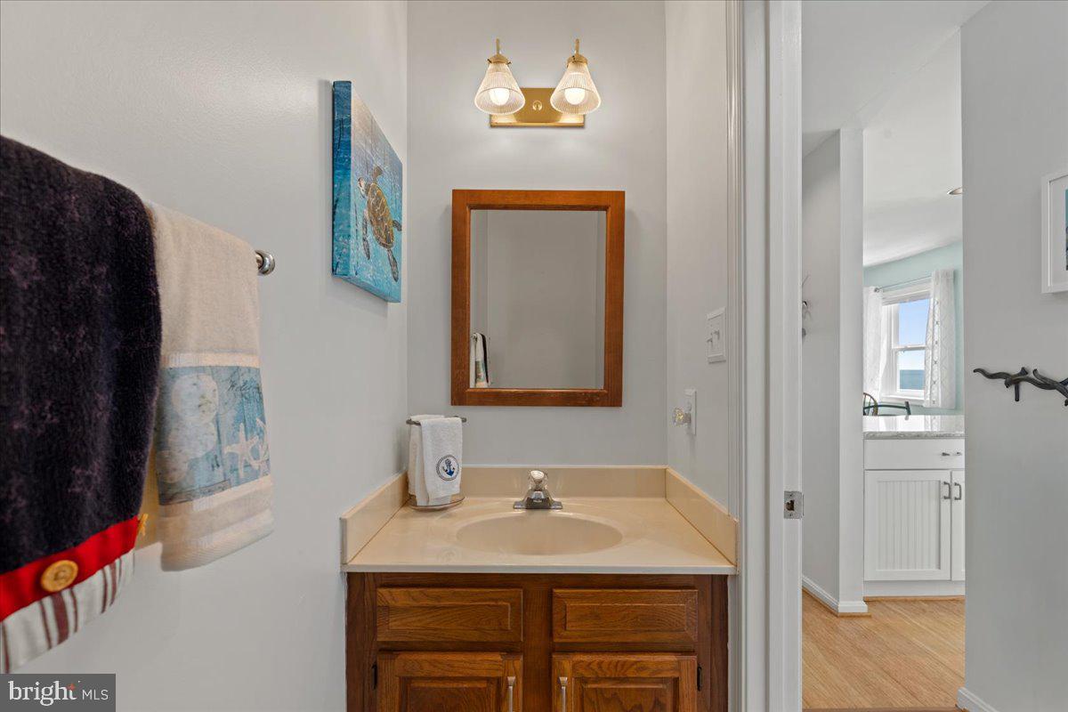 8337 Bay Crest Ct Property Photo 17