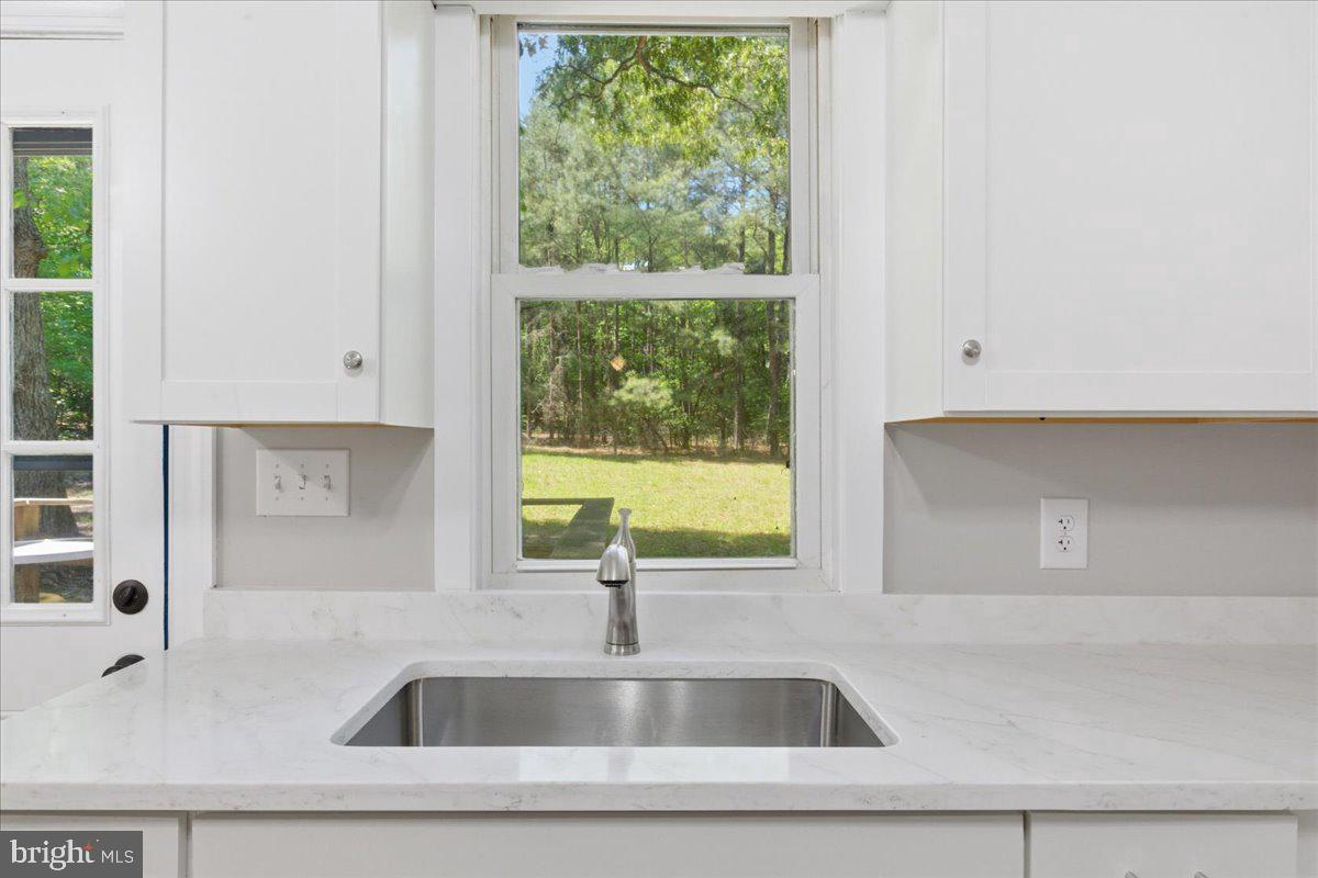 6815 Marshall Rd Property Photo 14
