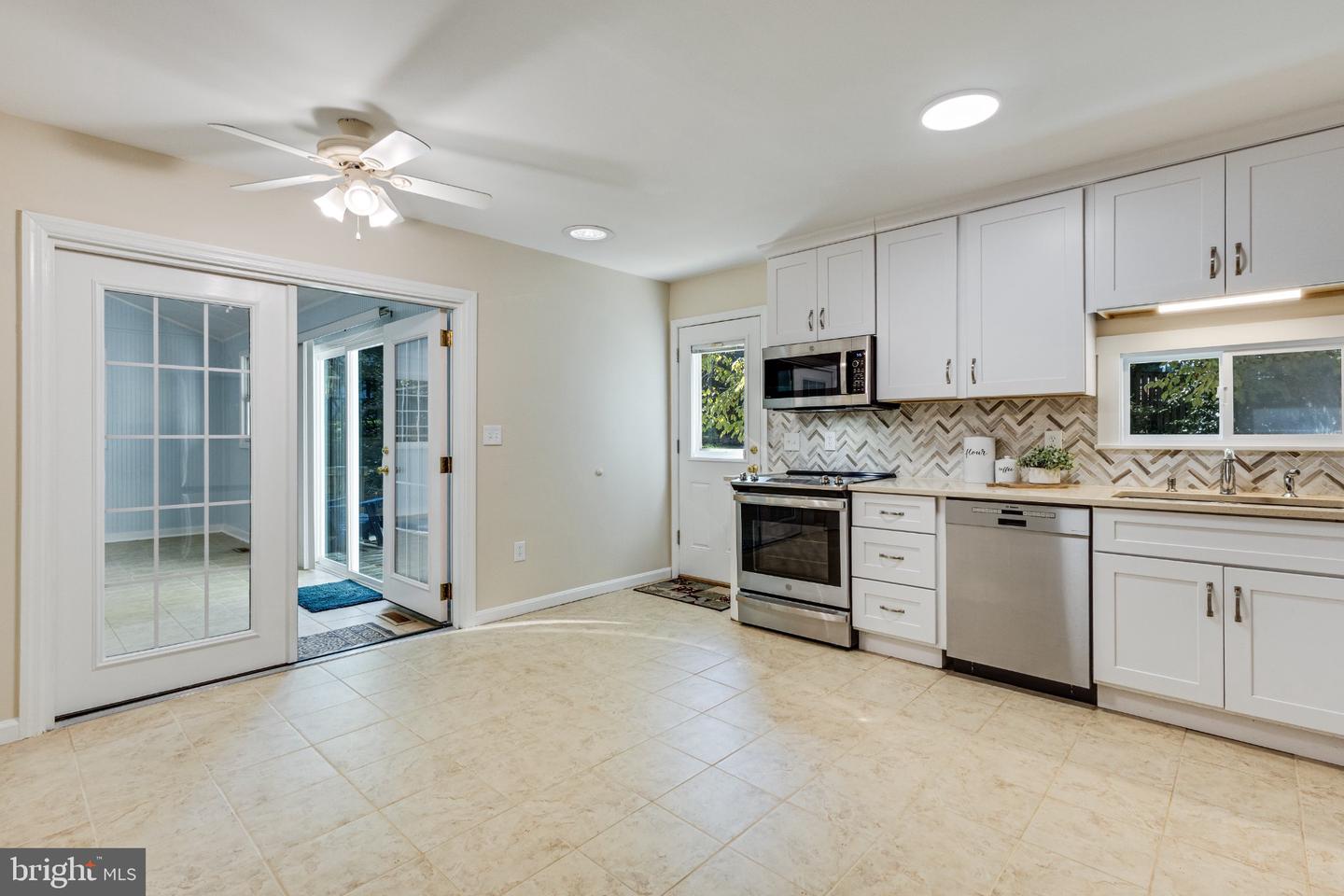 1341 Calvert Beach Rd Property Photo 10