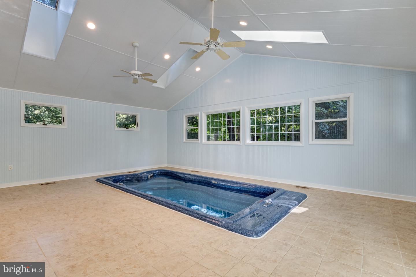 1341 Calvert Beach Rd Property Photo 15