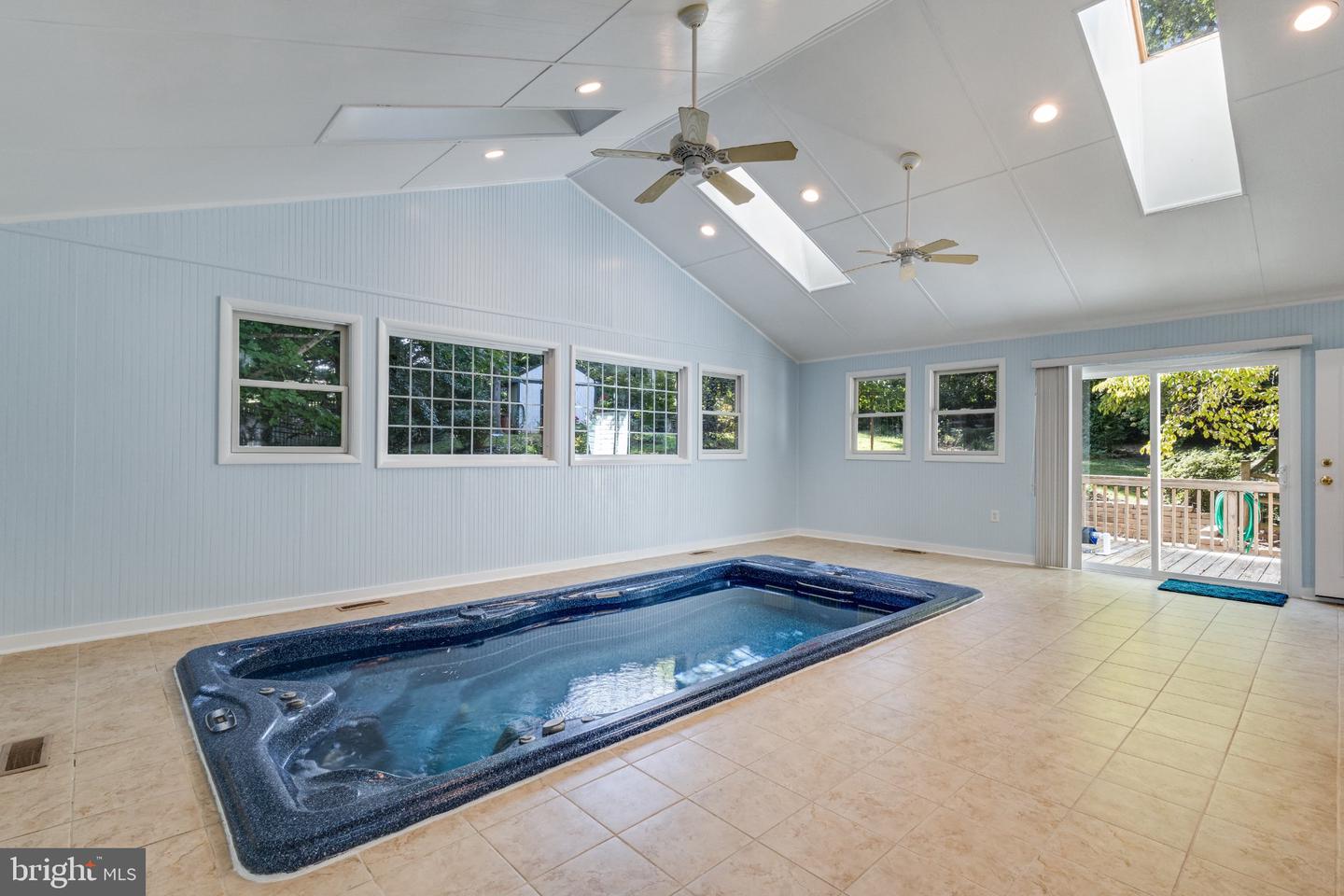 1341 Calvert Beach Rd Property Photo 16