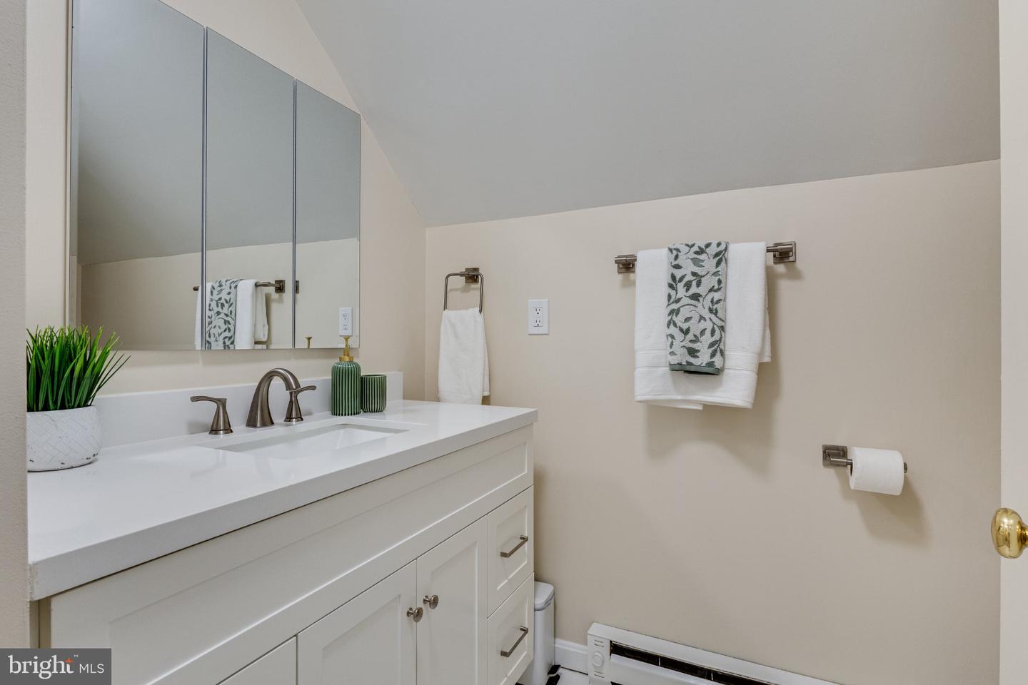 1341 Calvert Beach Rd Property Photo 29