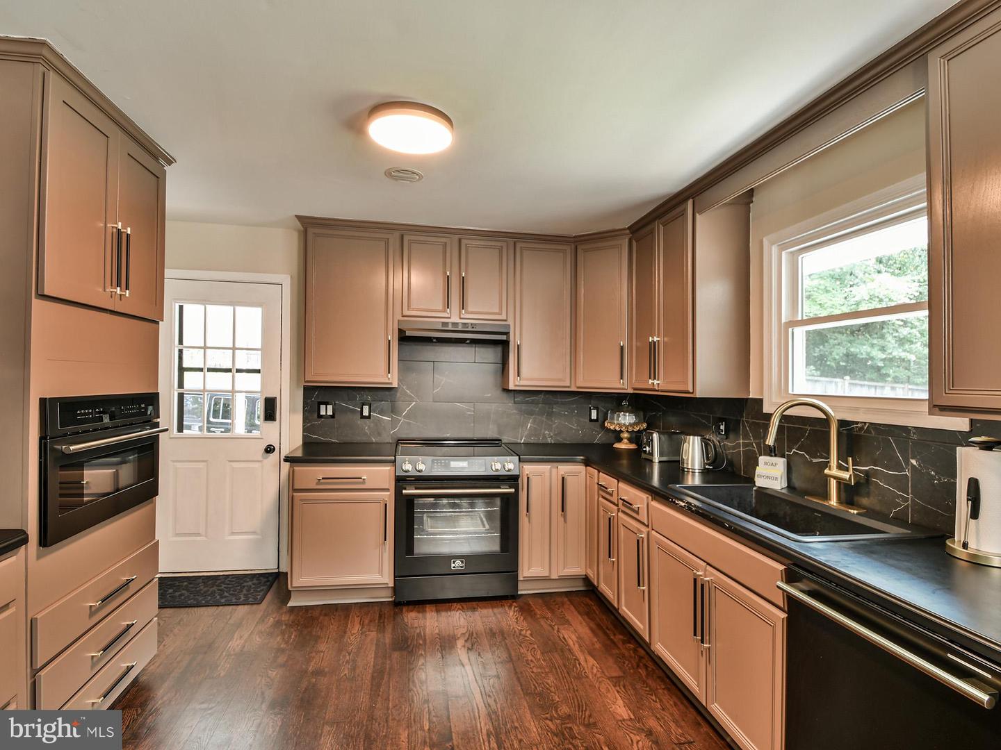 3841 Sunrise Dr Property Photo 7