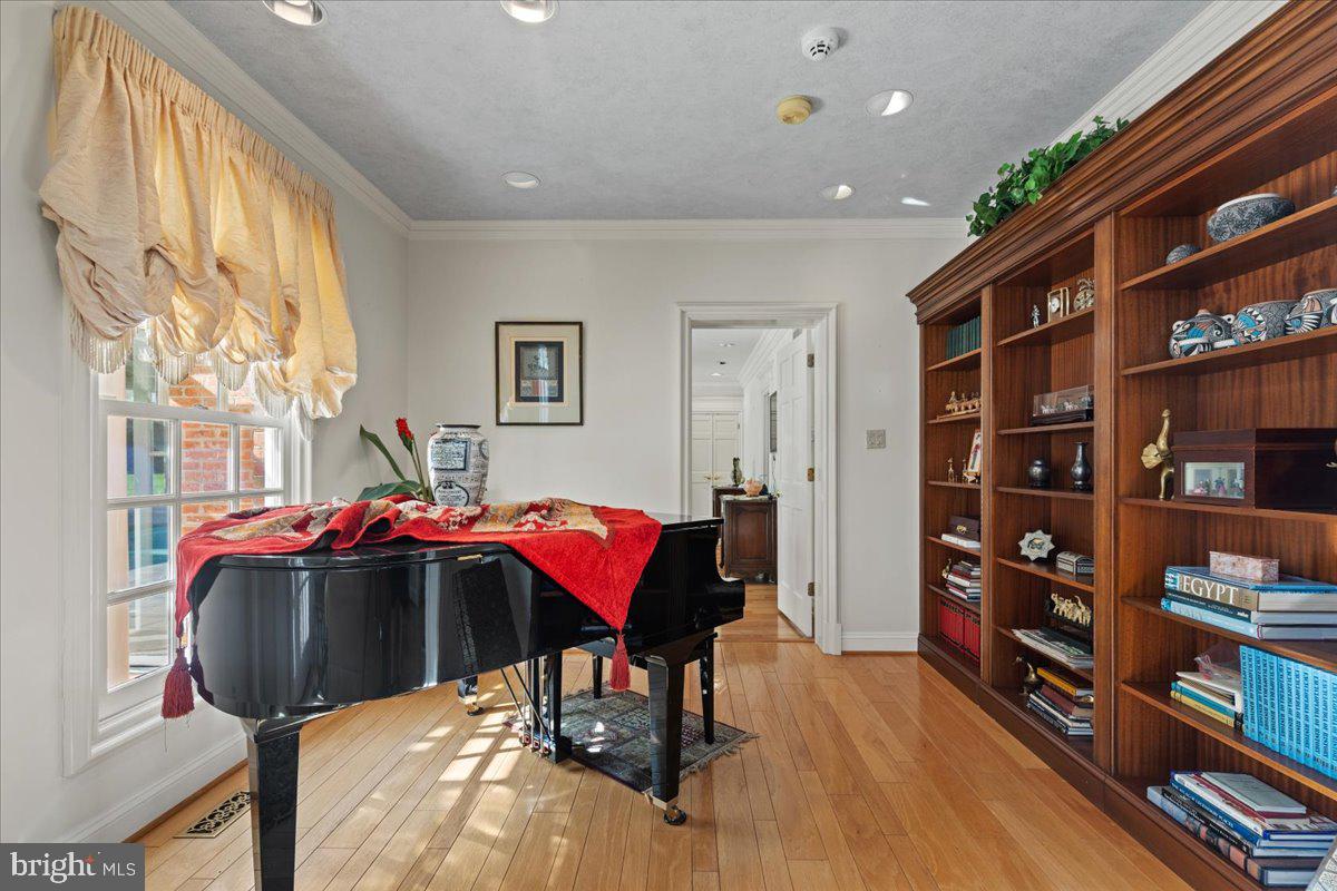 2230 Shields Dr Property Photo 41