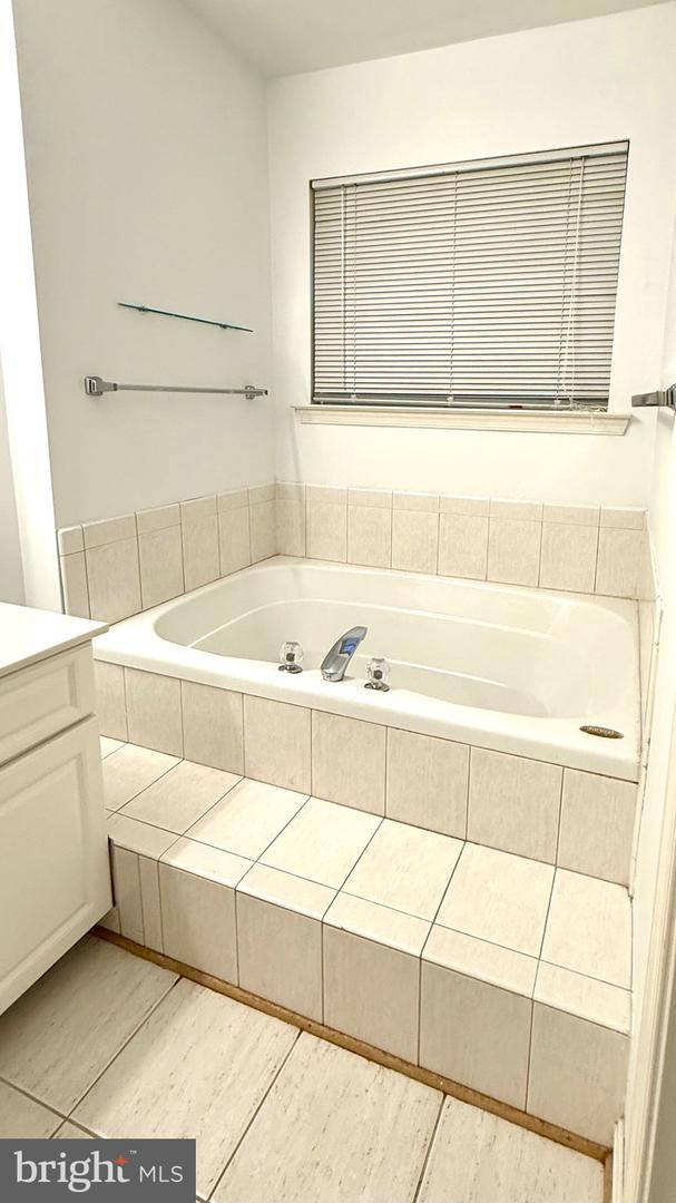 394 Cambridge Pl Property Photo 18