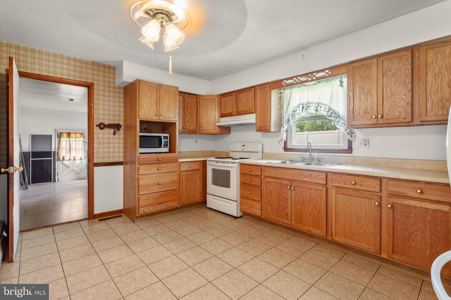 3401 King Dr Property Photo 4