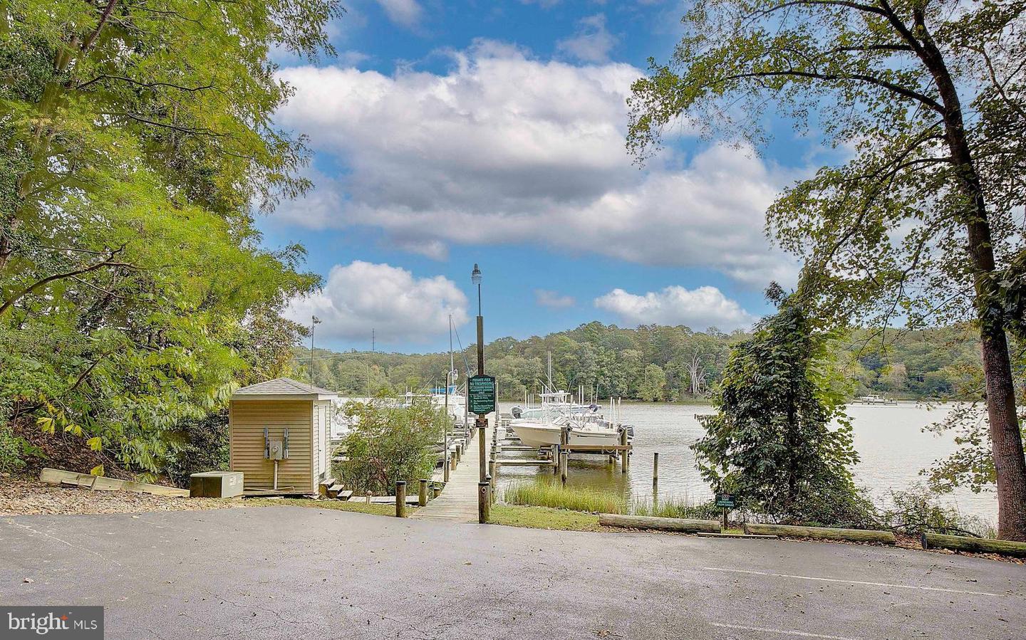 7421 Stone Ct Property Photo 4