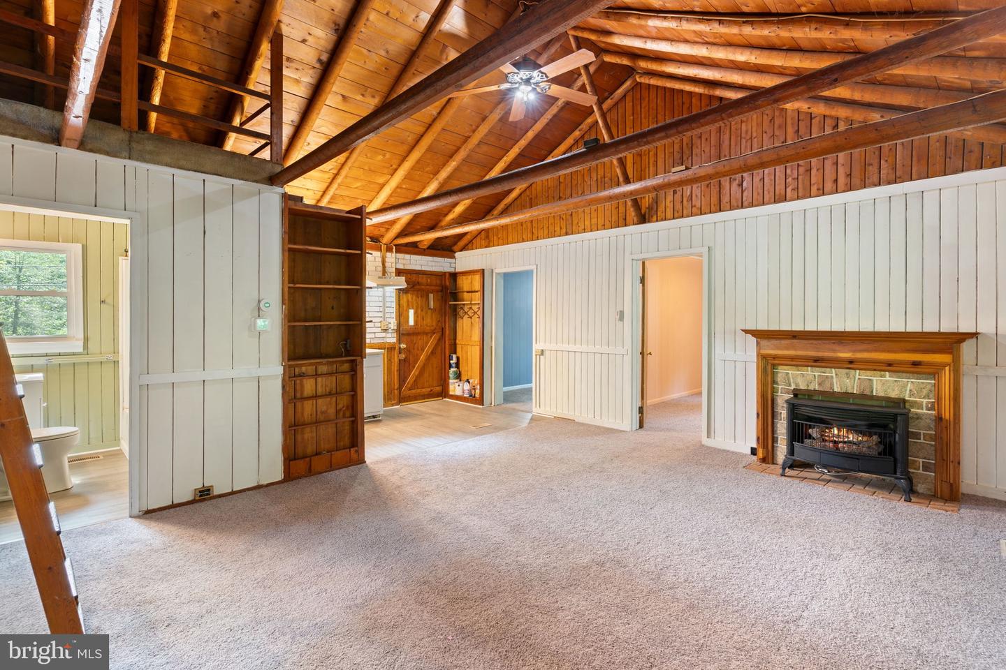 1026 Golden West Way Property Photo 2