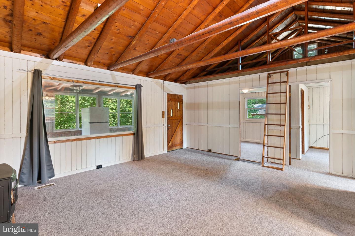 1026 Golden West Way Property Photo 3