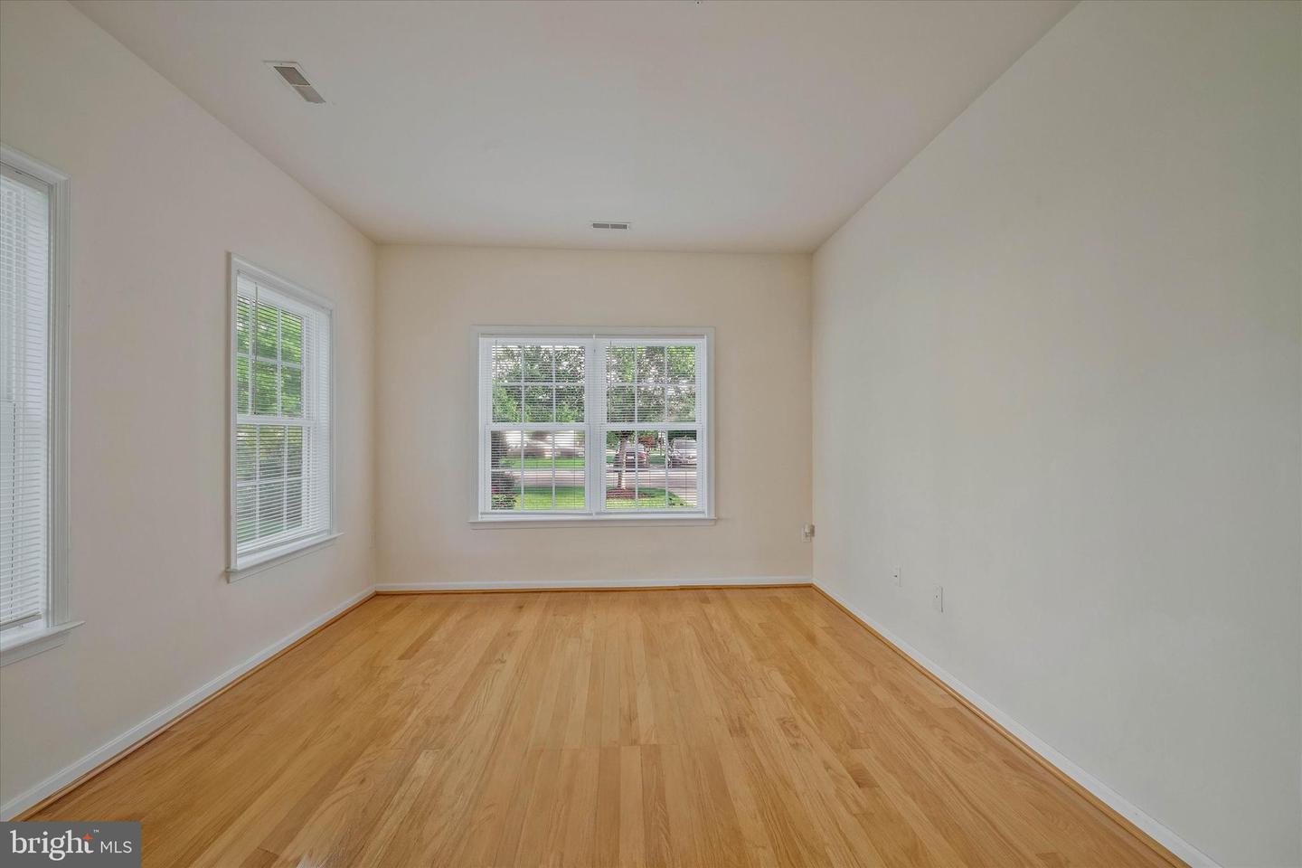 14276 Foxhall Rd #21 Property Photo 6
